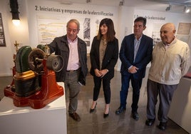 Manuel Titos, Pilar Caracuel, Javier Piñar y Giménez Yanguas, en la exposición del Molino de Ángel Ganivet.