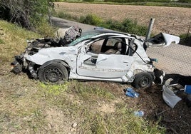 Coche siniestrado en el que fallecieron dos chicas el pasado 18 de abril en la A-92.