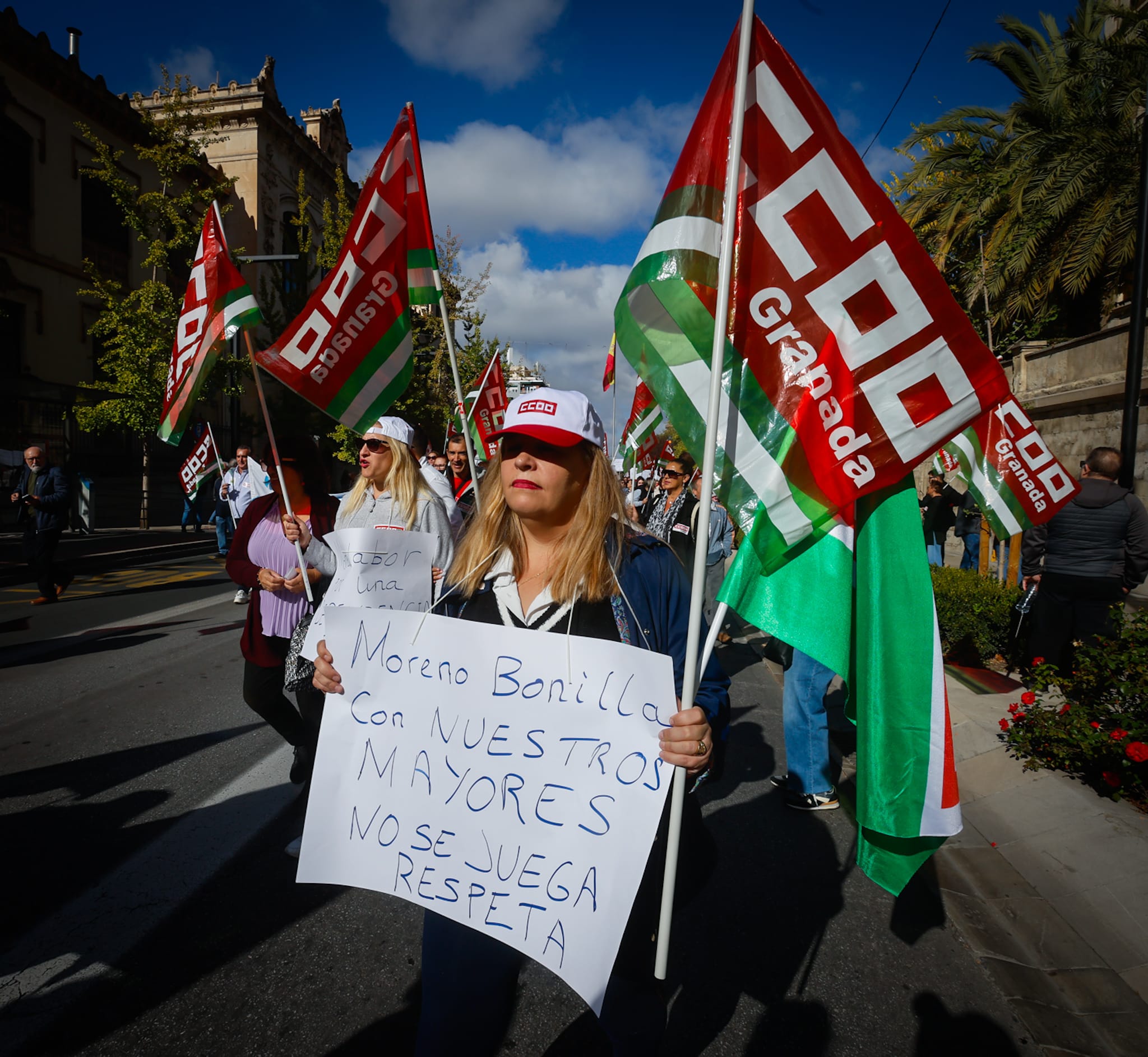 Las imágenes de la manifestación en Granada por la situación de la dependencia