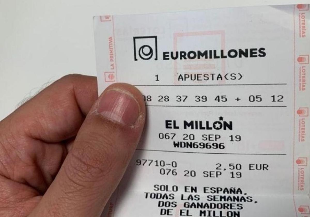 Quién cobra un premio de Euromillones si lo compartes o lo mandas por Whatsapp