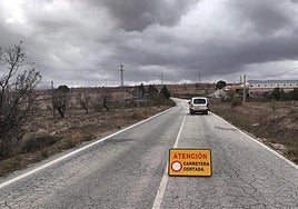 Carrera AL-7100 cortada al tráfico tras producirse desprendimientos en la zona del Almanzora.
