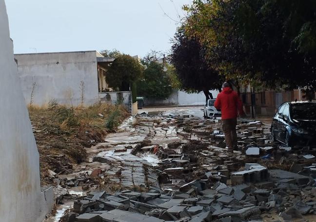 Derrumbe de un muro en Guadahortuna