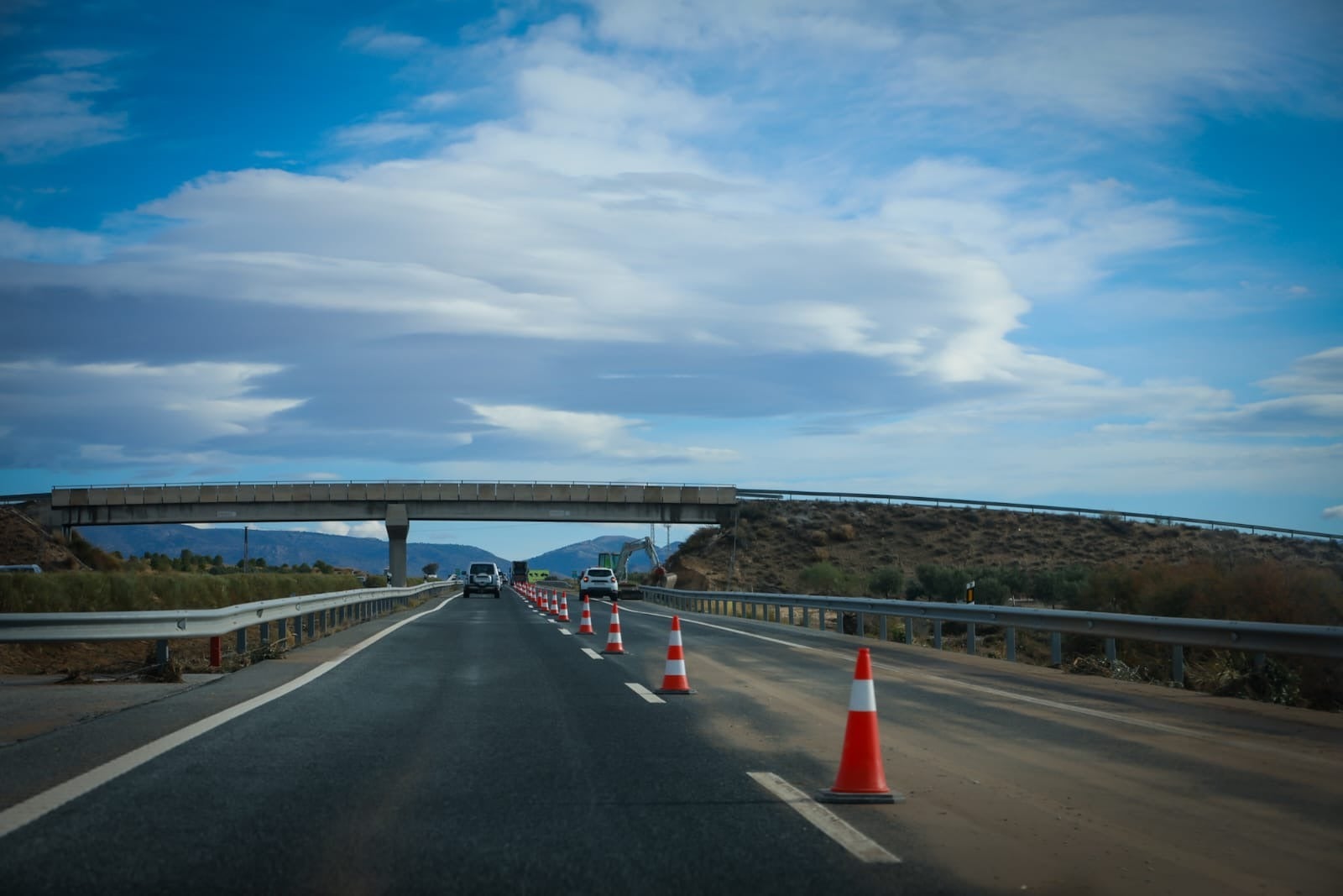 Los destrozos en las carreteras de Granada causados por el temporal, en imágenes