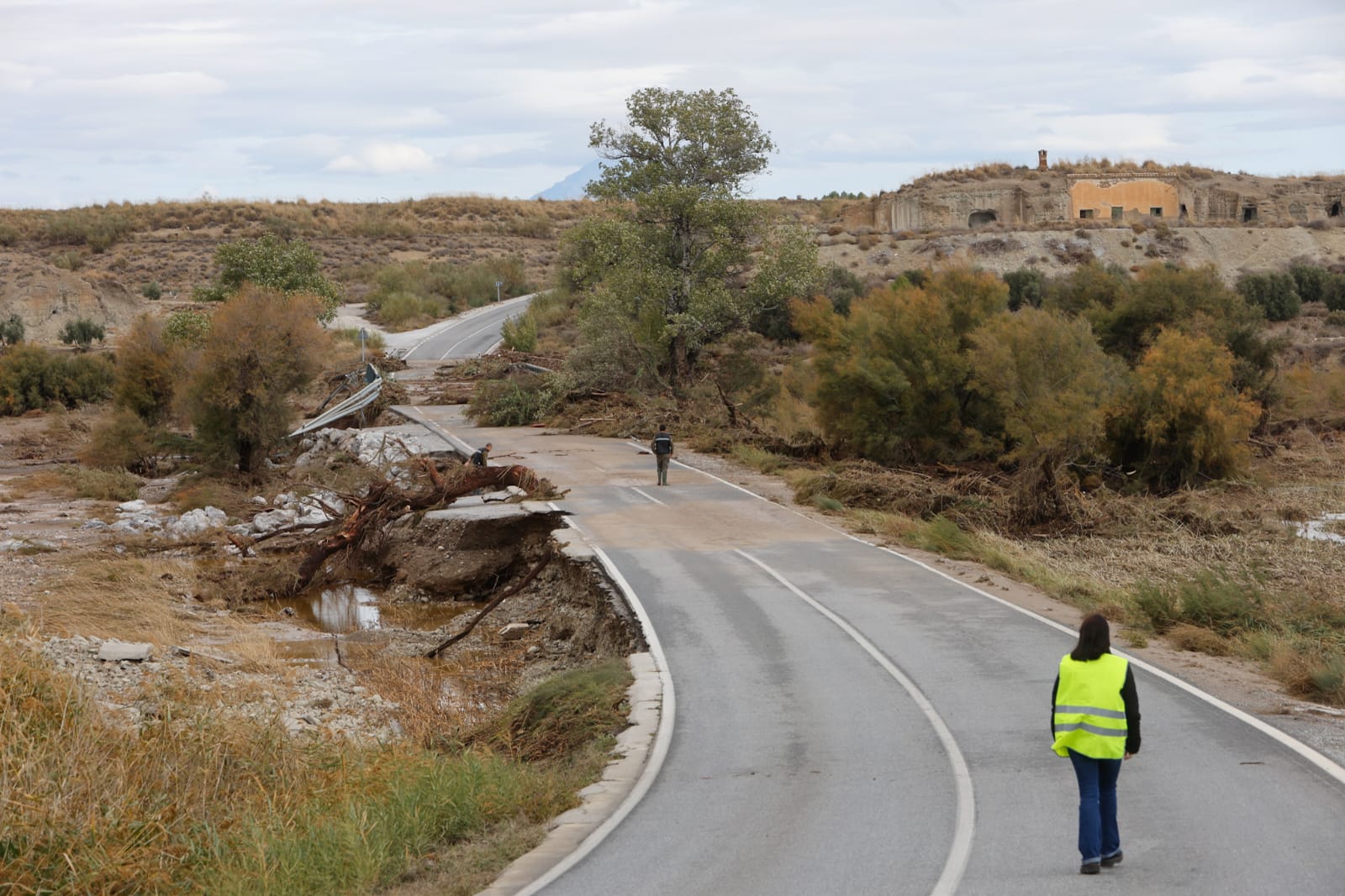 Los destrozos en las carreteras de Granada causados por el temporal, en imágenes