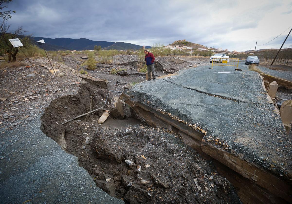 Dólar, con puentes y decenas de caminos destruidos, es uno de los municipios más afectados.