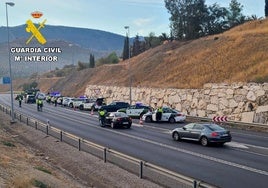 Control de alcoholemia y drogas en una de las vías de salida de la capital.