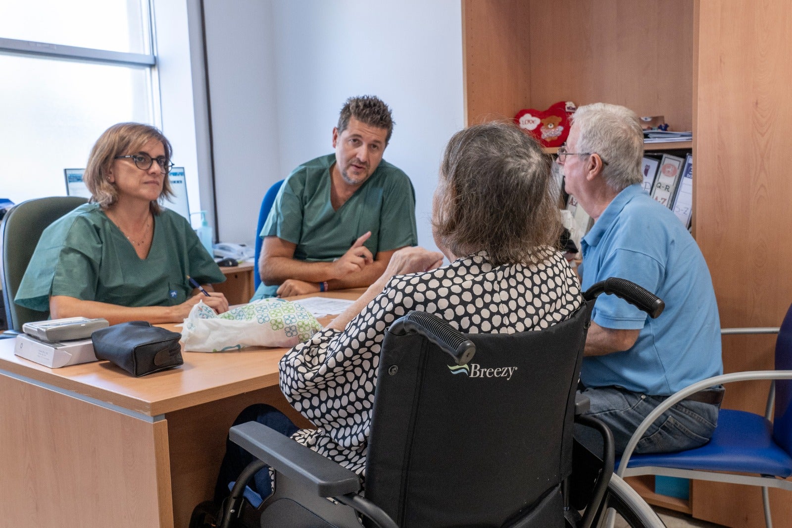 Consulta de seguimiento a pacientes que han estado ingresados en la UCI del Hospital de Jaén.