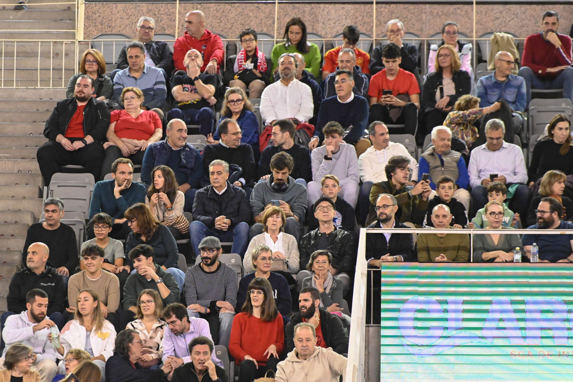 Encuéntrate en la grada durante el Covirán - Bilbao Basket