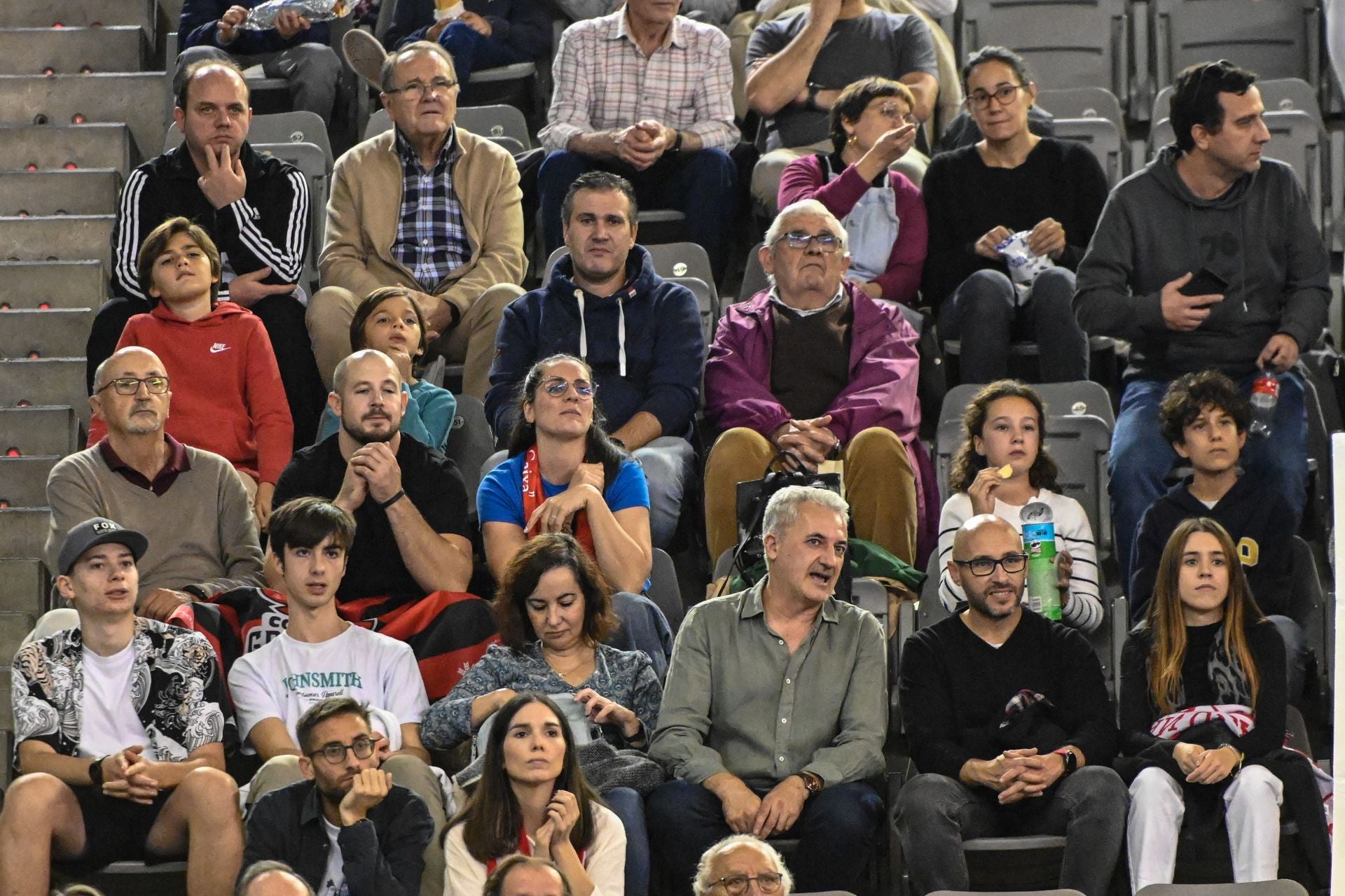 Encuéntrate en la grada durante el Covirán - Bilbao Basket