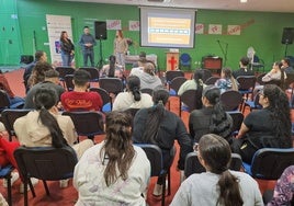 Uno de los talleres celebrado en Los Almendros.