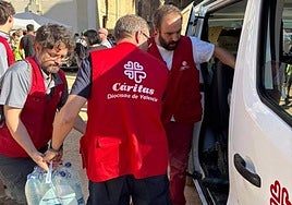 Voluntarios de Cáritas en Valencia