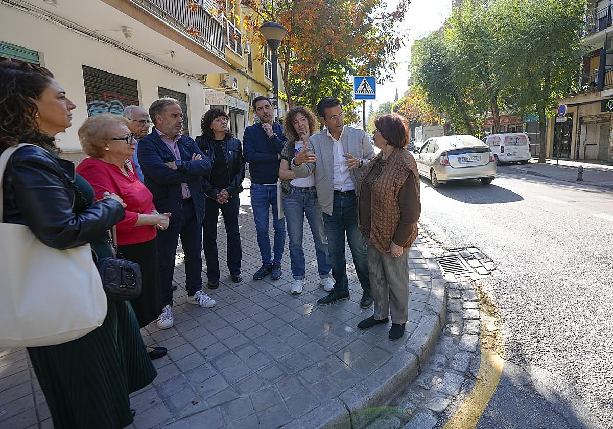 Visita al barrio de San Ildefonso del grupo municipal socialista.