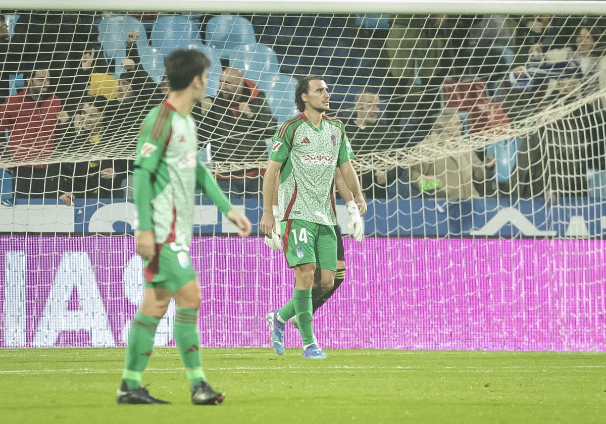 Ignasi Miquel mira hacia el marcador tras el primer gol del Zaragoza.