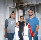 Un dentista y una vecina extinguen un incendio en un piso de Churriana: «Salvaron mi casa»