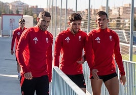 Uzuni, junto a Tsitaishvili y Weissman, antes de un entrenamiento.