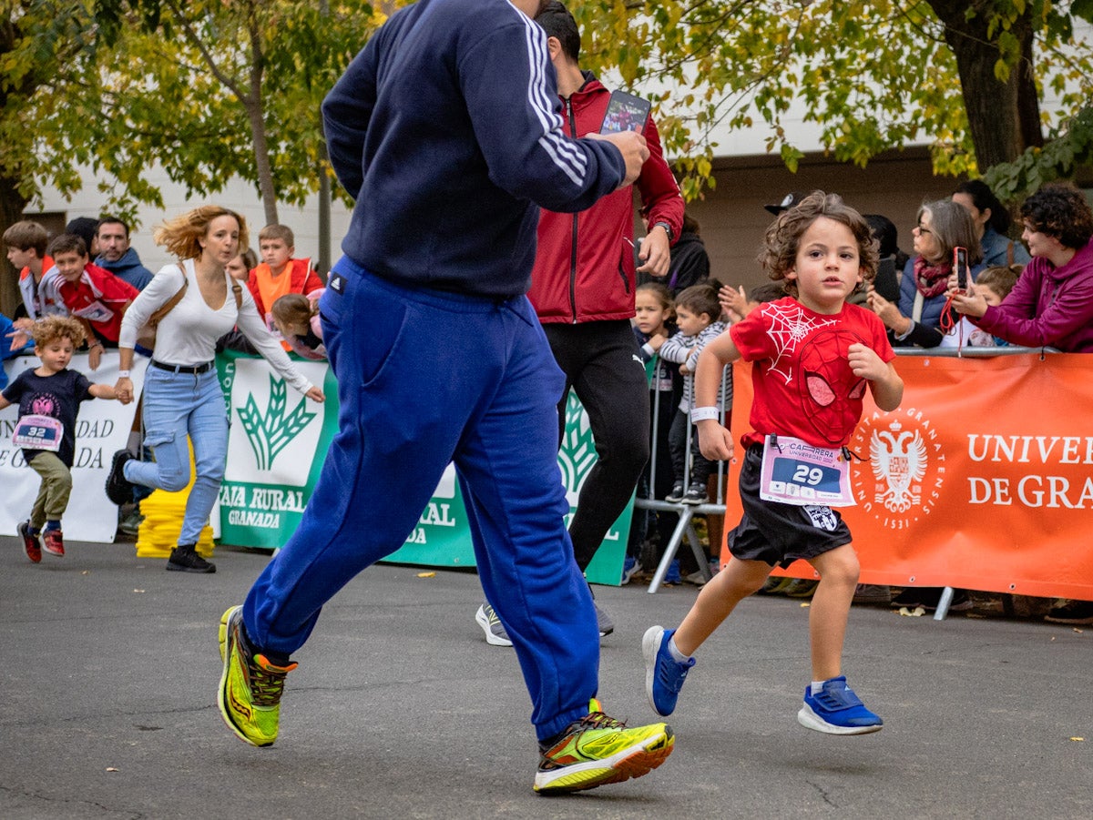 Las fotos de los niños en la X carrera urbana de la Universidad de Granada