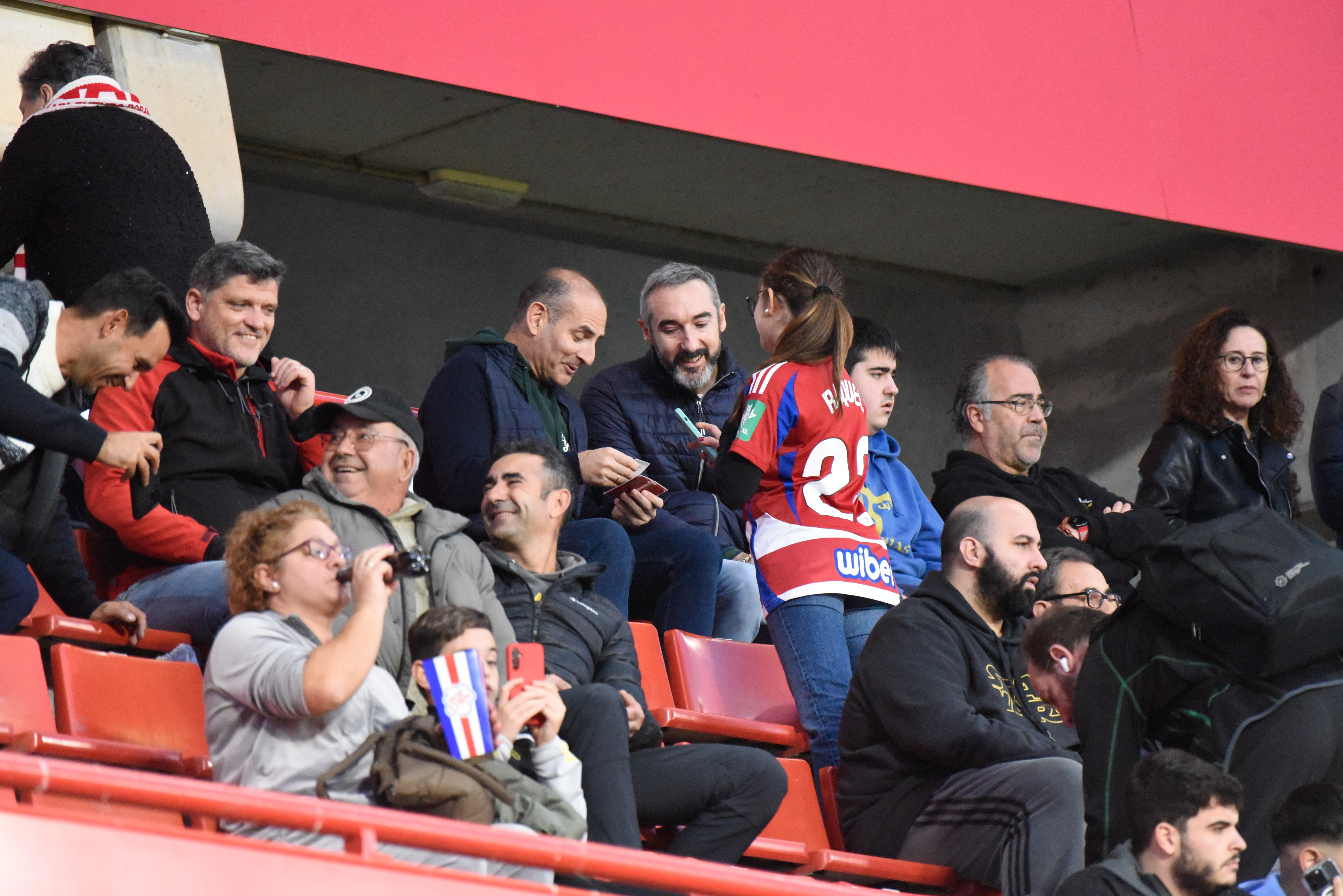 Encuéntrate en Los Cármenes en el Granada-Eldense