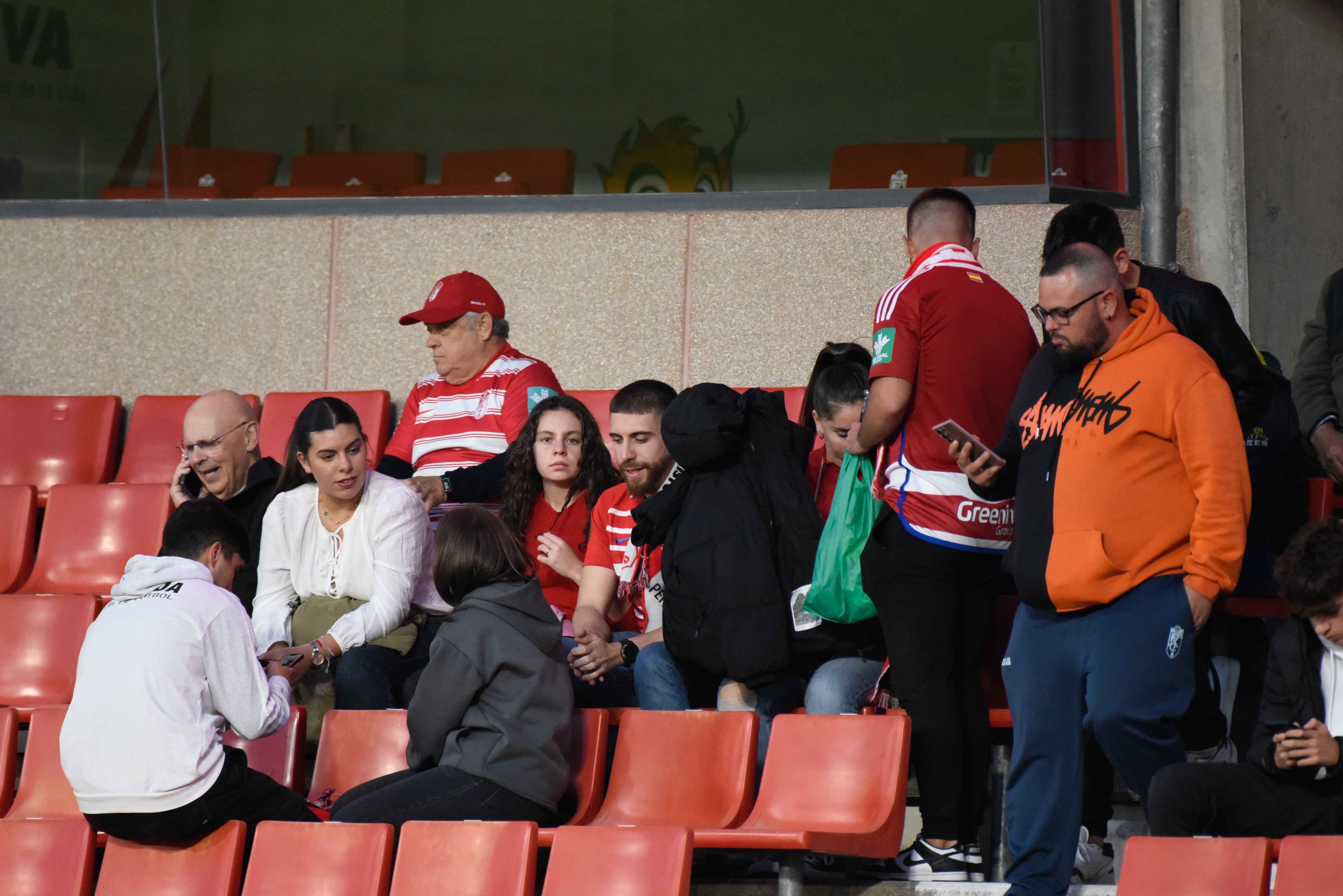 Encuéntrate en Los Cármenes en el Granada-Eldense