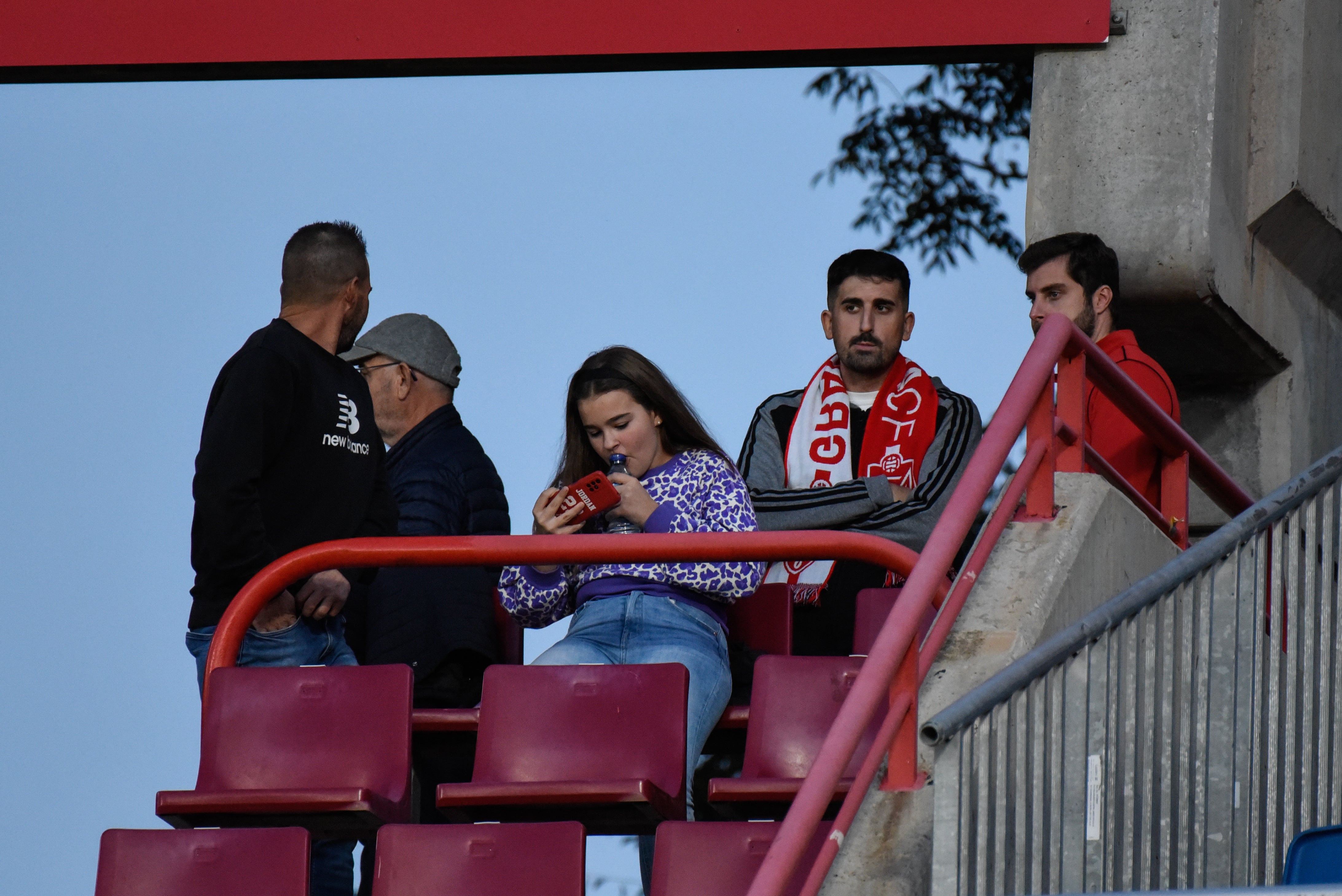 Encuéntrate en Los Cármenes en el Granada-Eldense