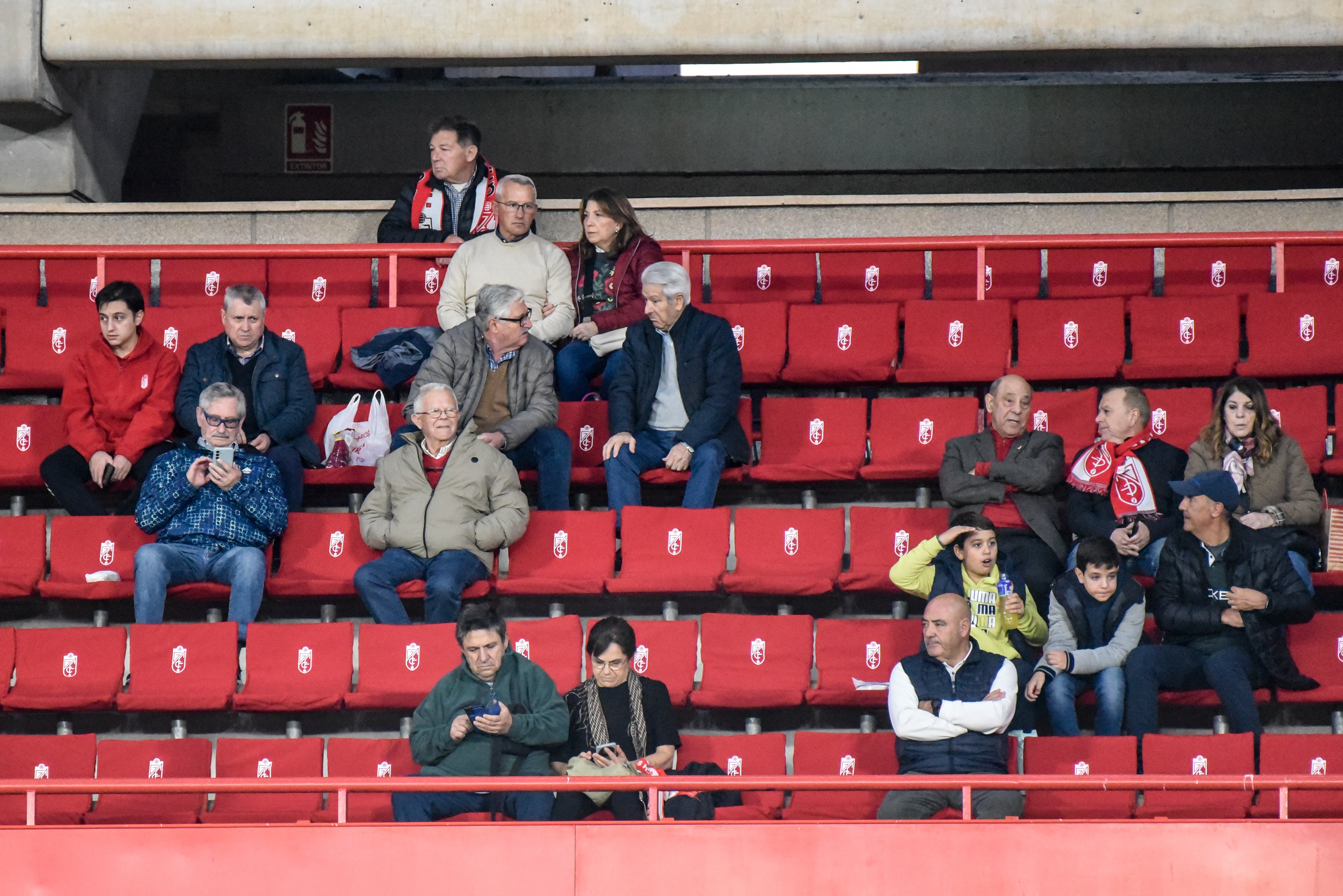 Encuéntrate en Los Cármenes en el Granada-Eldense