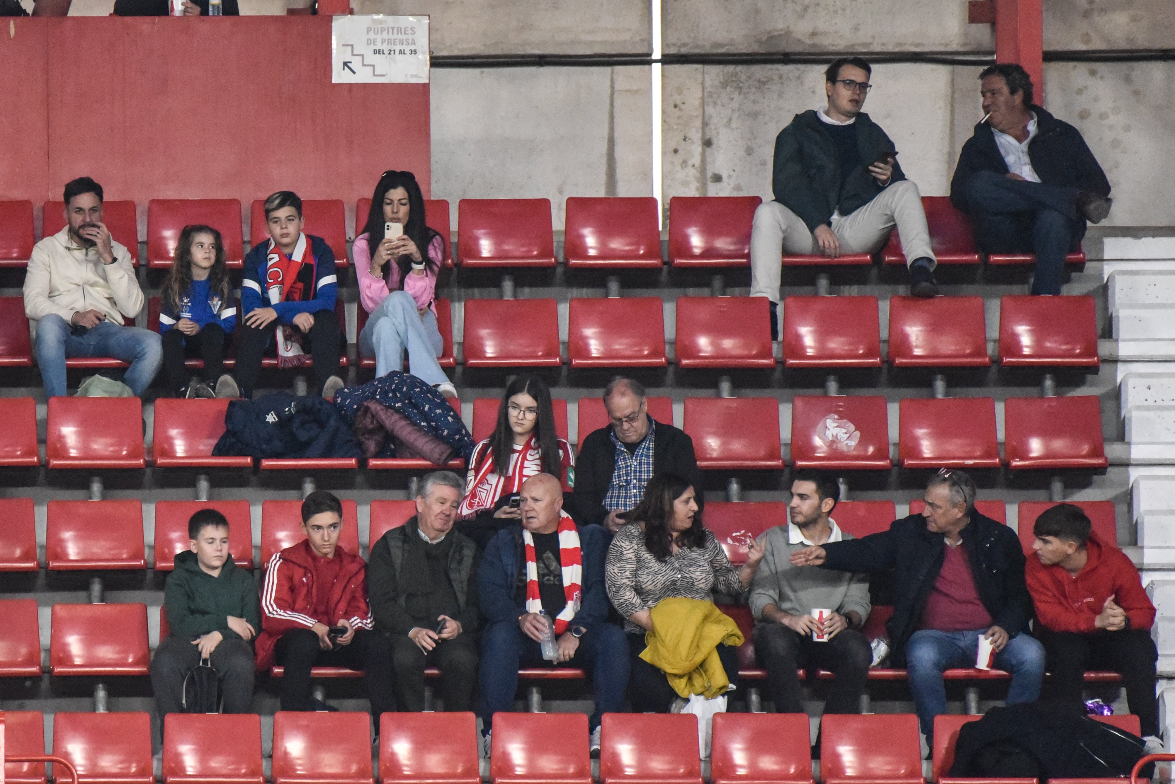 Encuéntrate en Los Cármenes en el Granada-Eldense