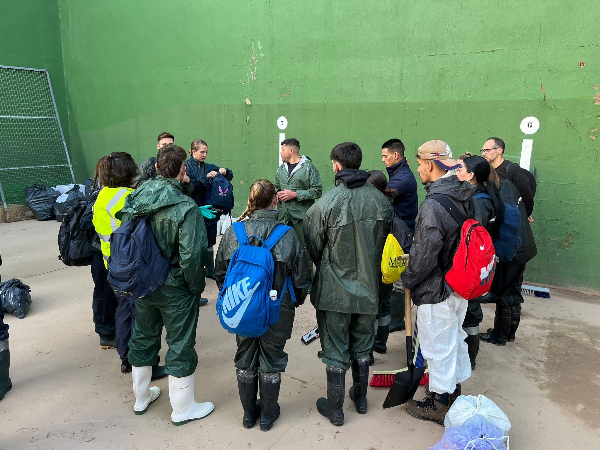 Las imágenes de los voluntarios granadinos en Valencia