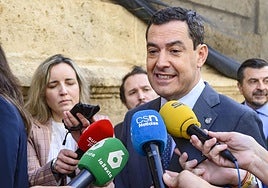 Moreno espera que se archive la denuncia del PSOE por los contratos del SAS.