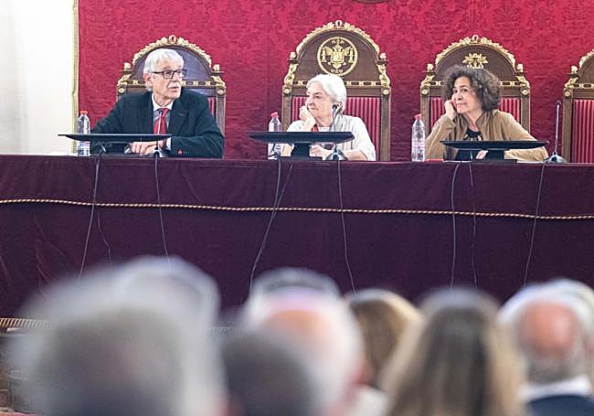 Antonio Mª Claret García, Elisa Pérez Vera y Pilar Aranada.