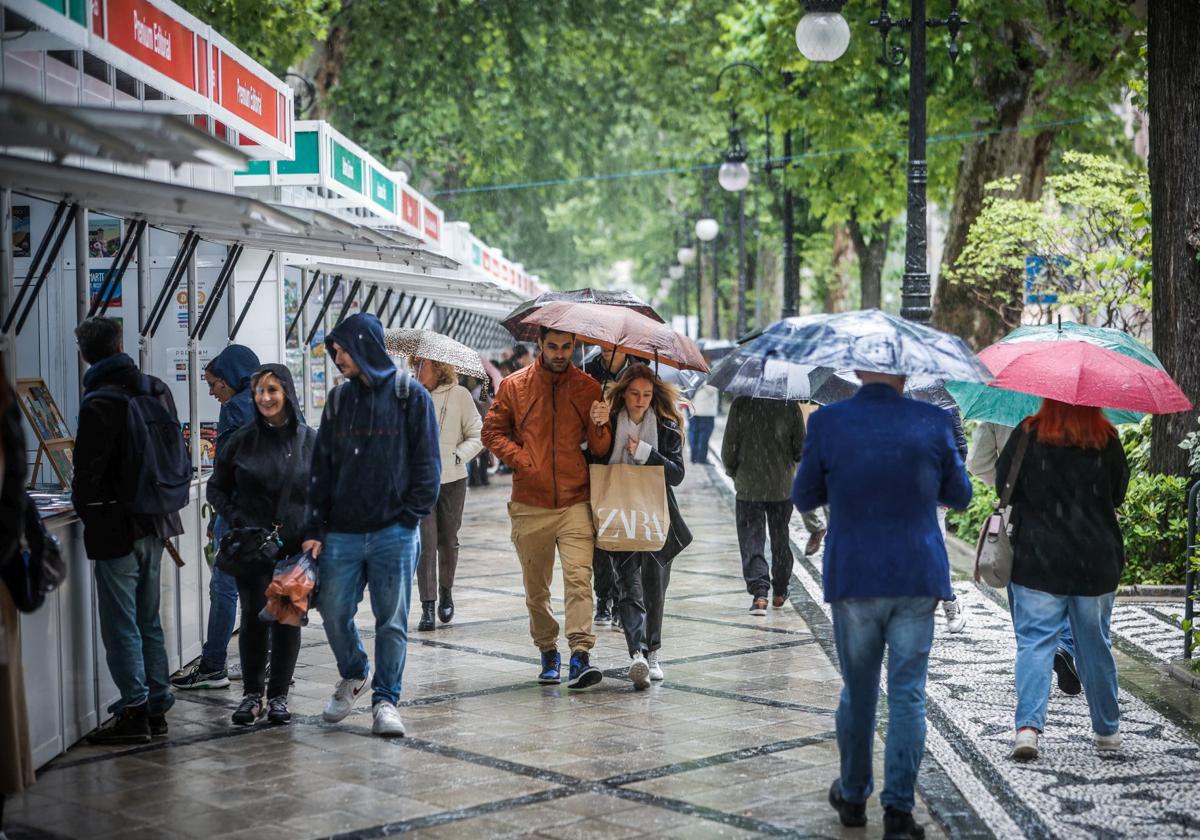 Aemet activa el aviso amarillo por lluvias en Granada este miércoles.