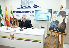 Presentación del acto musical por parte de Auxi del Olmo y Esteban Ocaña.