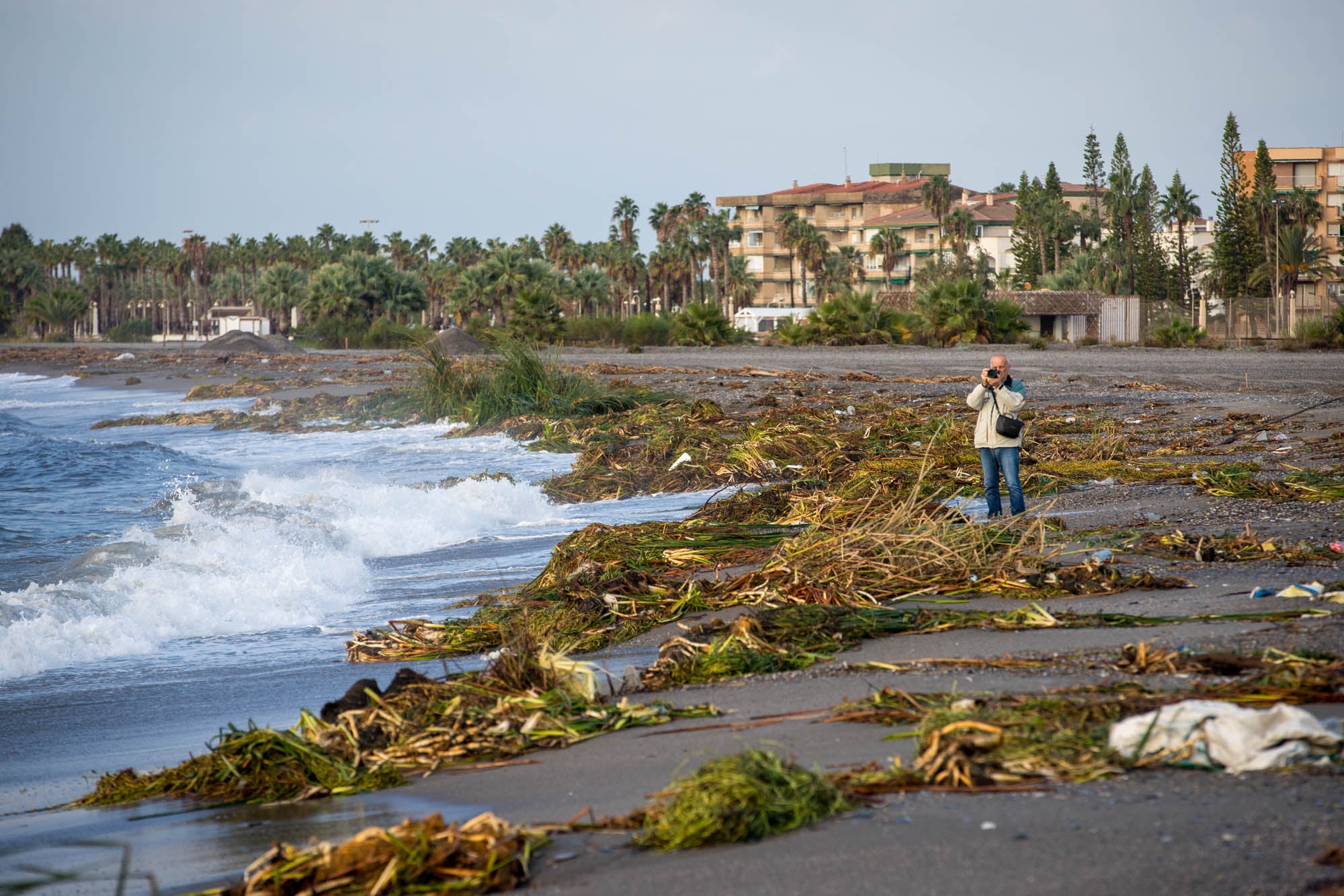 Los efectos del temporal en la Costa de Granada, en imágenes