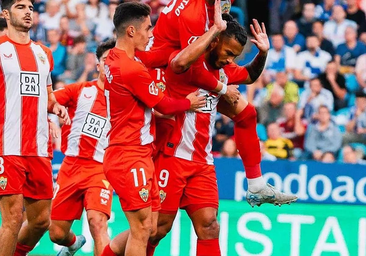 Luis Suárez y Arribas celebrando un gol en la Romareda