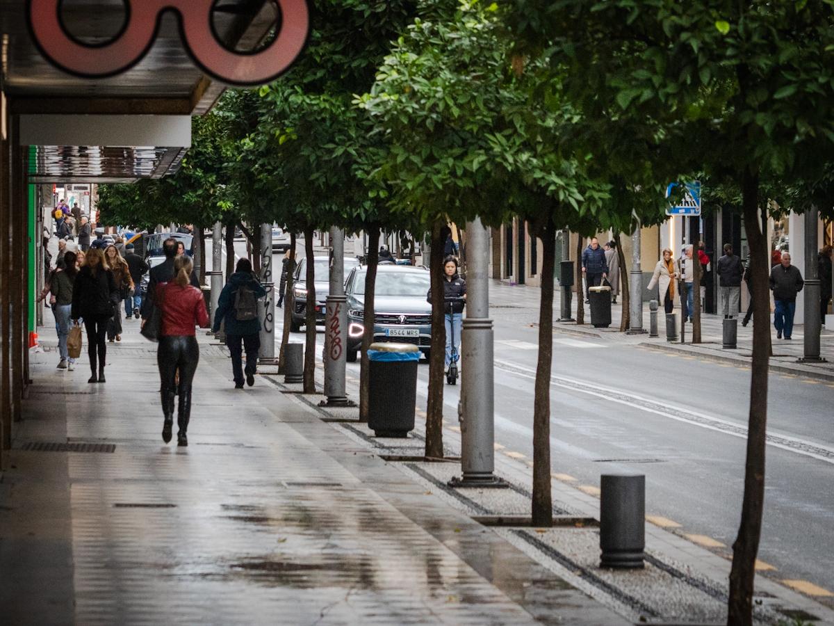 Las imágenes de Granada sin clases y sin tormentas este jueves