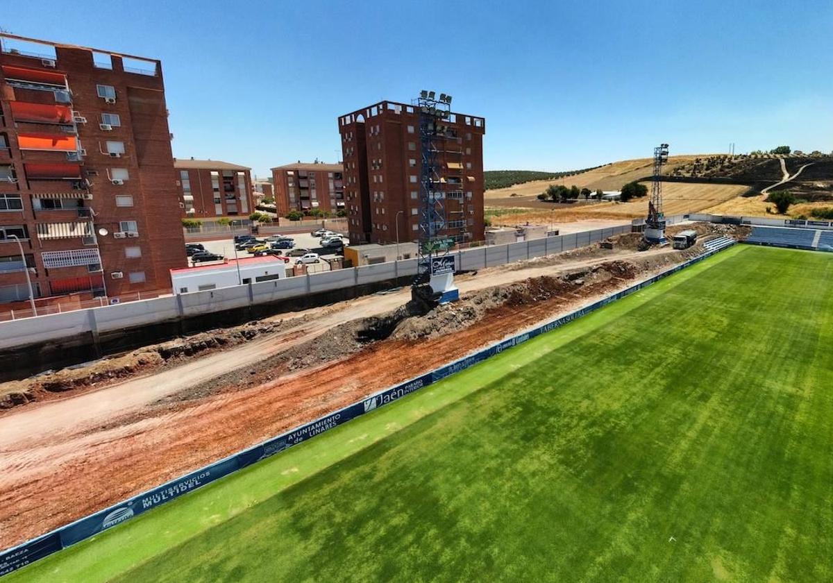 Aspecto que presentaba el estadio de Linarejos a mediados de julio.