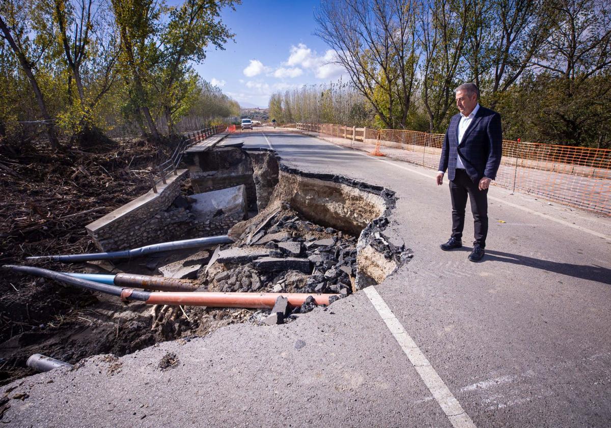 Imagen principal - Trabajos en el Puente de Benalúa. 