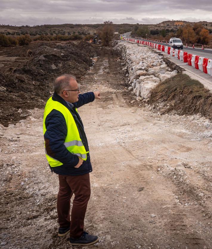 Imagen secundaria 2 - Trabajos en el puente de la carretera Baza-Benamaurel. 