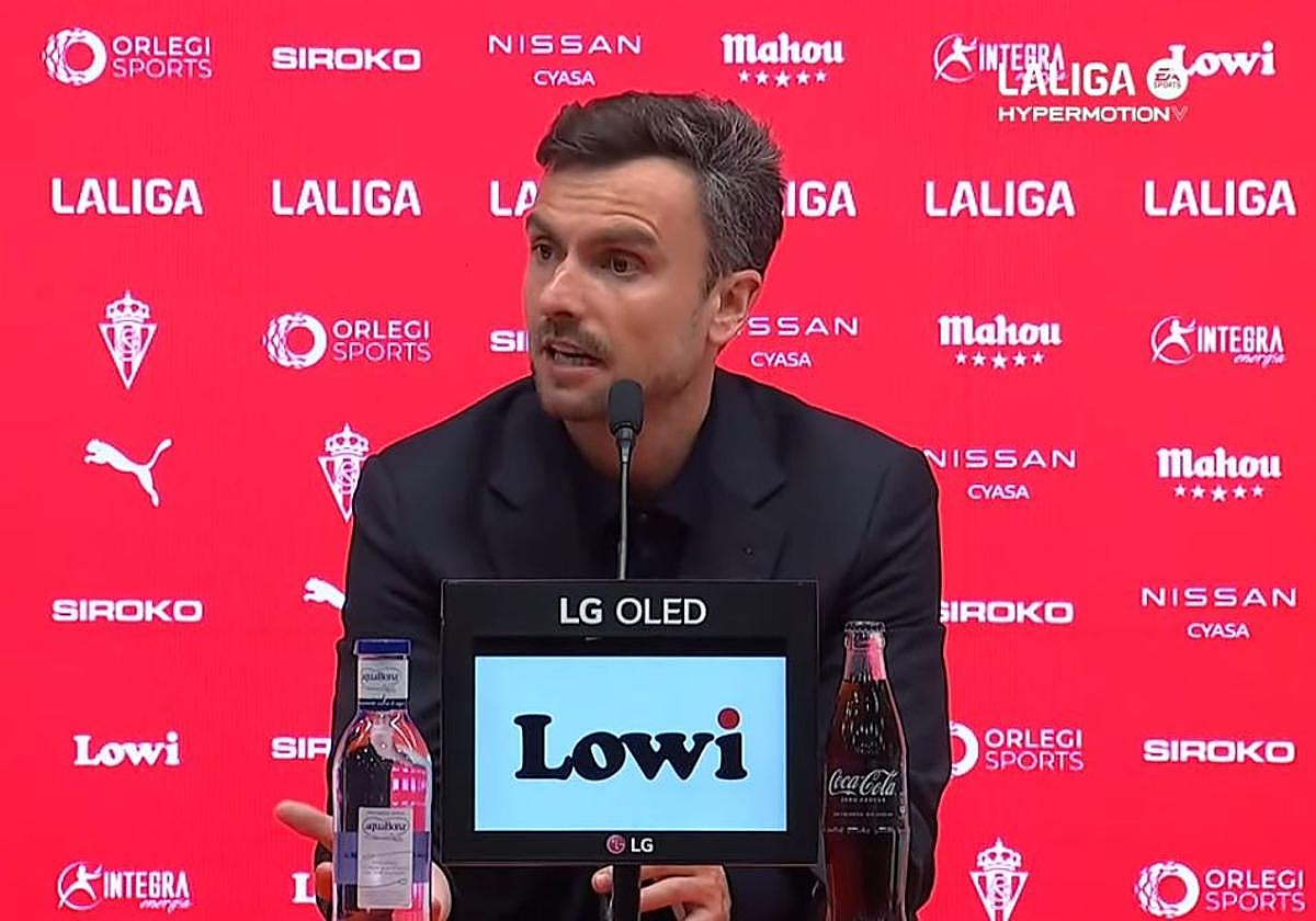 El entrenador del Sporting, Rubén Albés, comparece en sala de prensa.