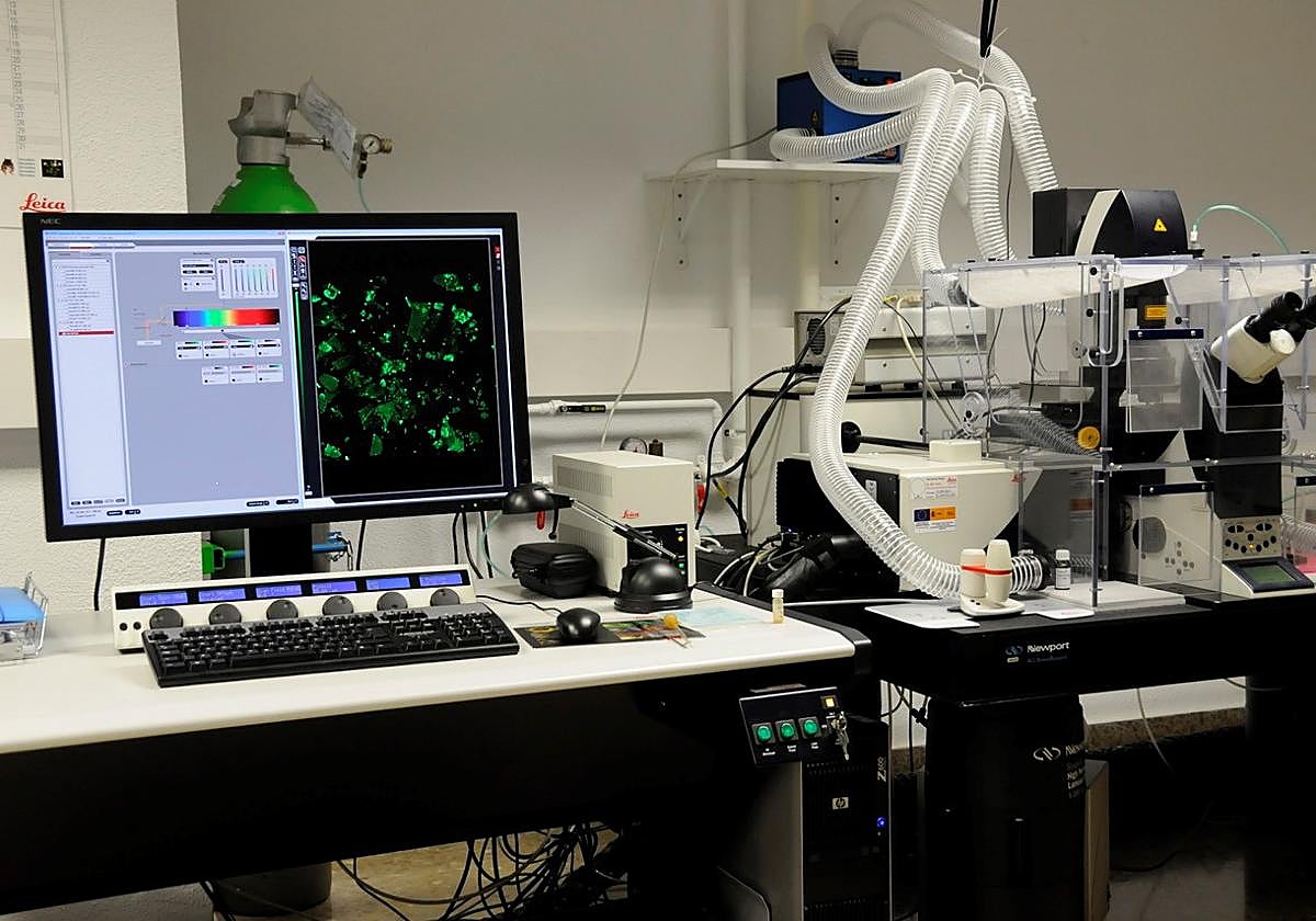 El Gobierno otorga a la UGR 11,5 millones para equipamiento científico-técnico