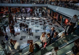 Oferta de trabajo para la campaña de Navidad en el centro comercial Nevada