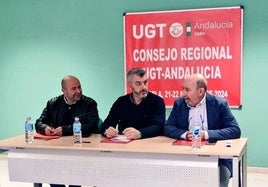 El alcalde de Cazorla y los secretarios generales del sindicato a nivel andaluz y jienense.