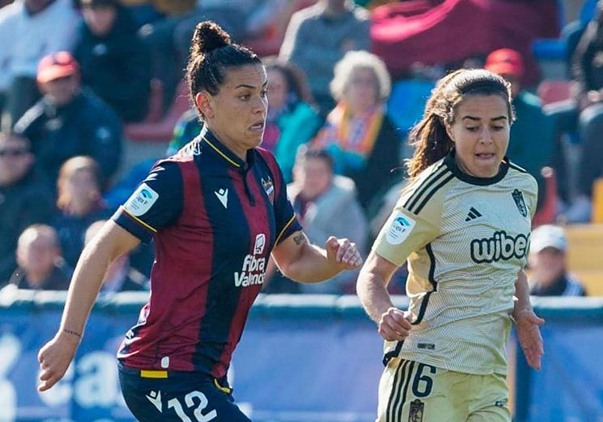 Un instante de la visita del Granada al Levante la temporada pasada.