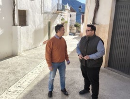 Rafael Caballero visitando las obras de Rubite.