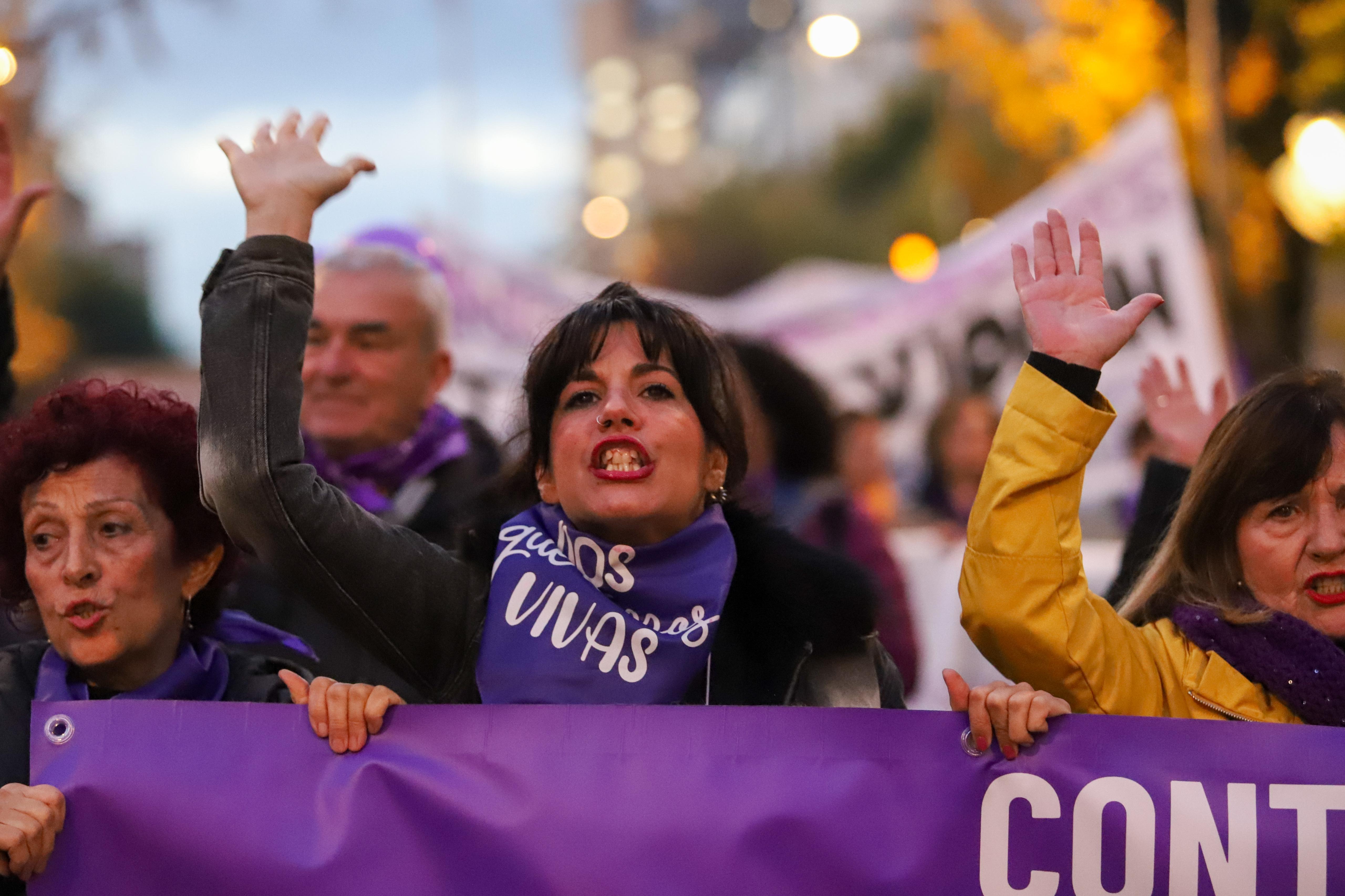 Las imágenes de Granada en Día de la Eliminación de la Violencia contra las Mujeres