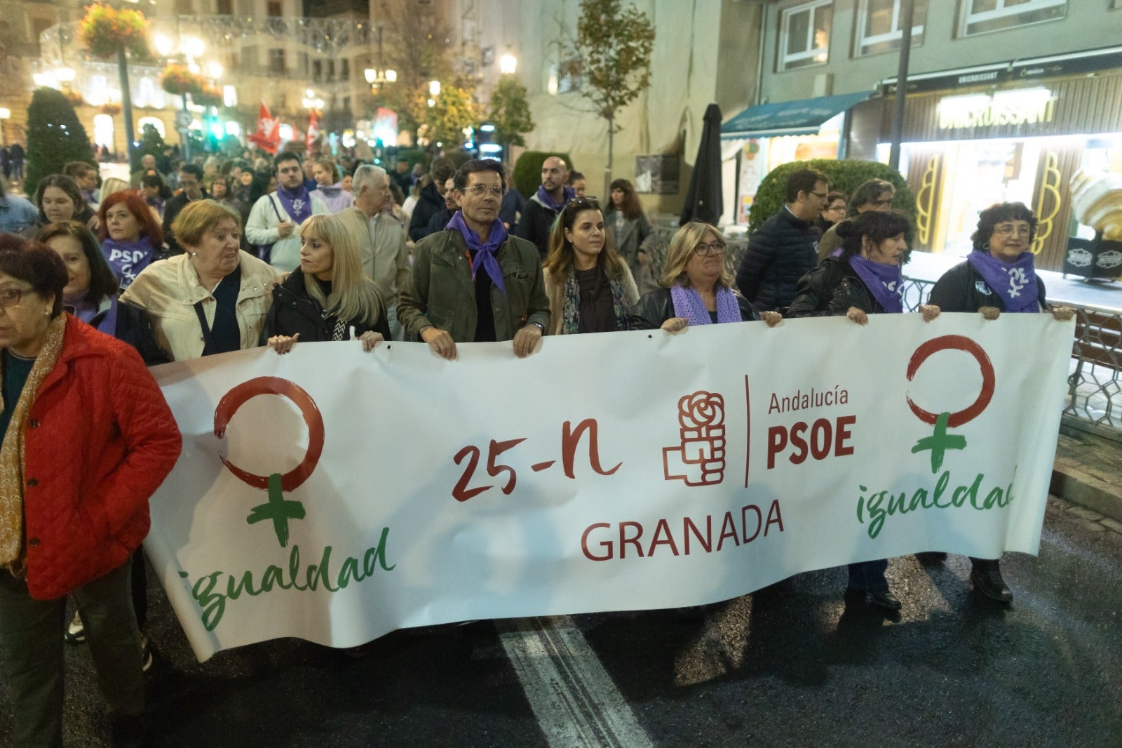 Las imágenes de Granada en Día de la Eliminación de la Violencia contra las Mujeres