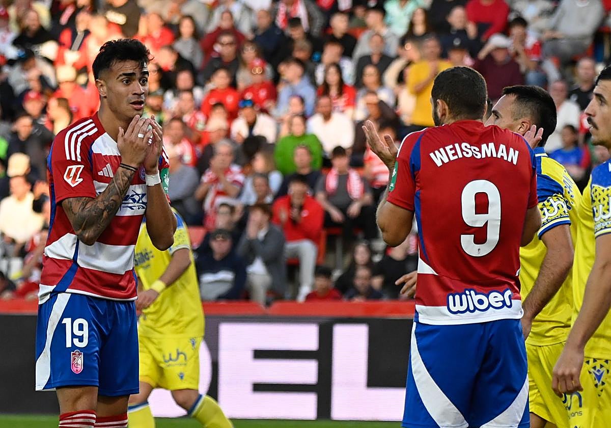 Reinier y Weissman se piden explicaciones mutuas tras estorbarse en una acción dentro del área contra el Cádiz.