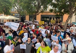 Protesta organizada en la Puerta de Purchena.