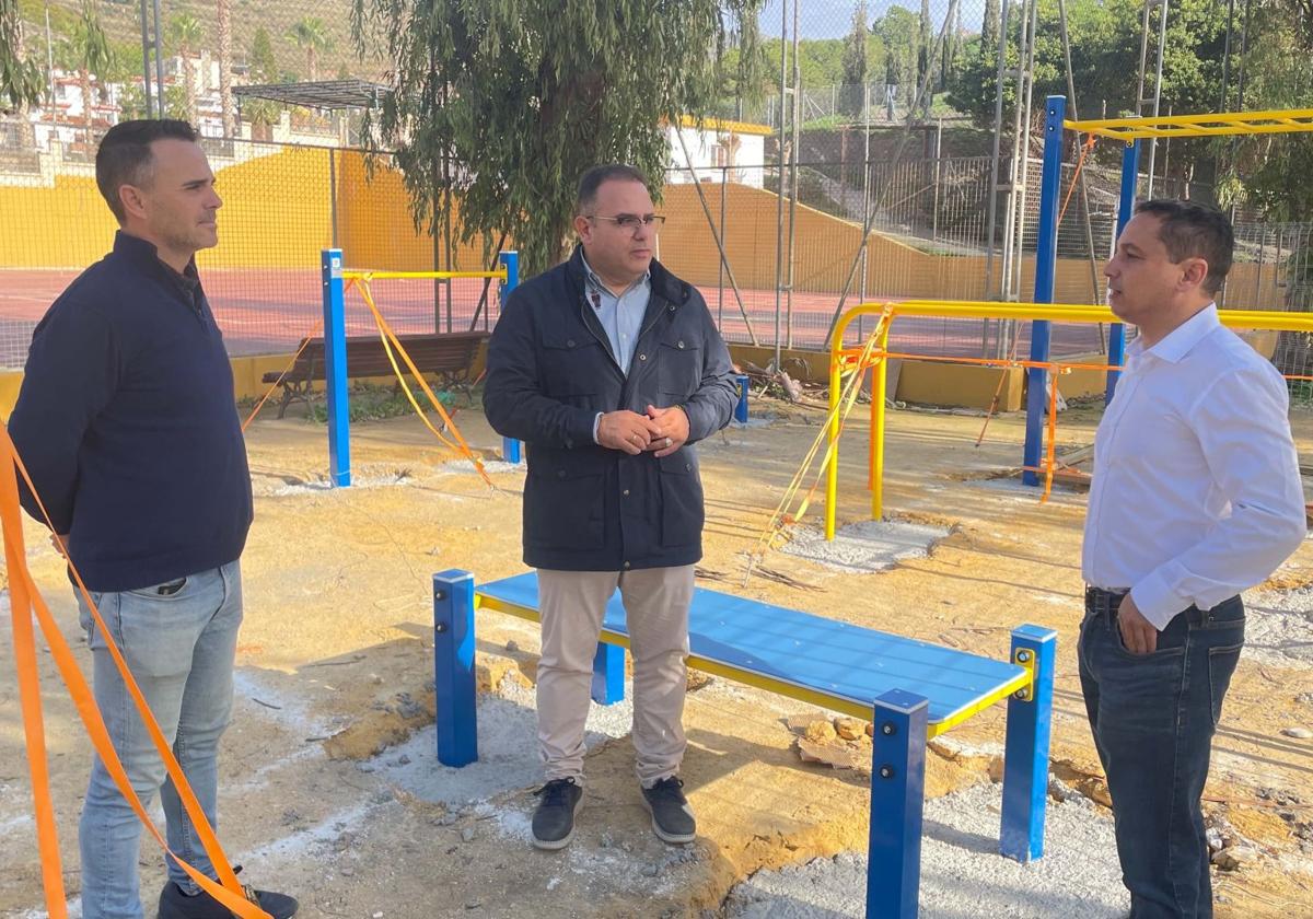 Juanjo Ruiz Joya en las obras de mejora del parque.