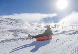 Un trineo el 2 de diciembre del pasado año, cuando se abrió la temporada en circunstancias similares.