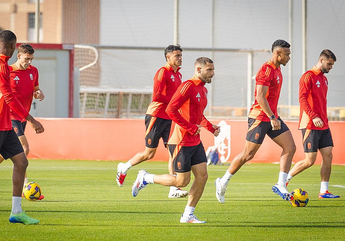 Un instante del entrenamiento de este jueves.
