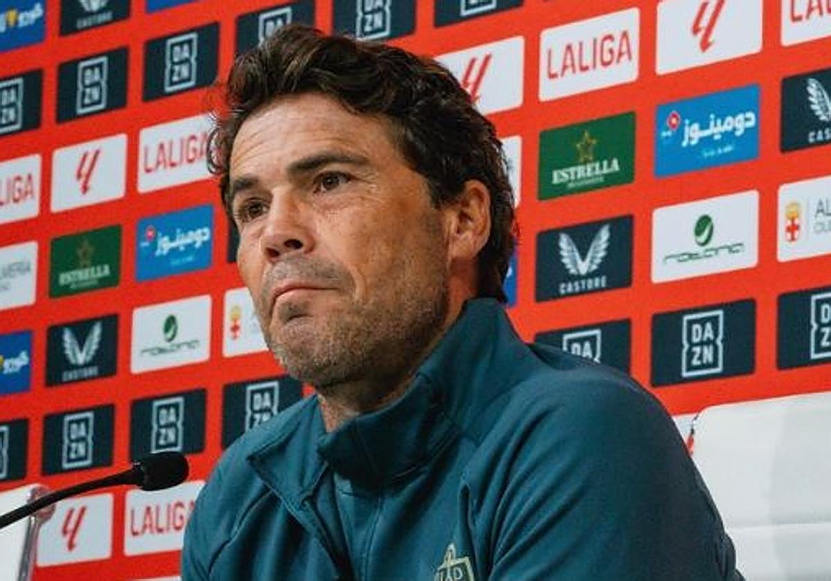 Rubi comparece en sala de prensa.